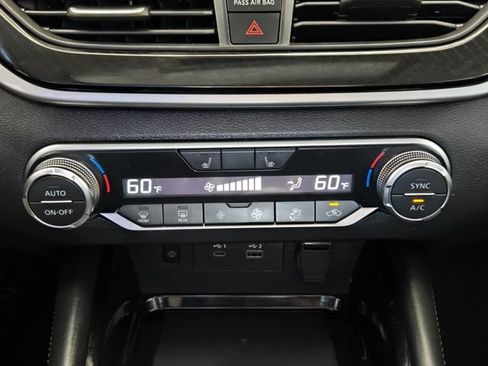 Used 2025 Nissan Altima 2.5 SR w/ SR Premium Package FWD image 21