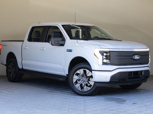 Used 2025 Ford F150 Lightning Flash AWD/4WD image 2