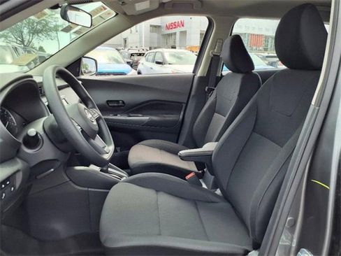 New 2025 Nissan Kicks Play S image 10