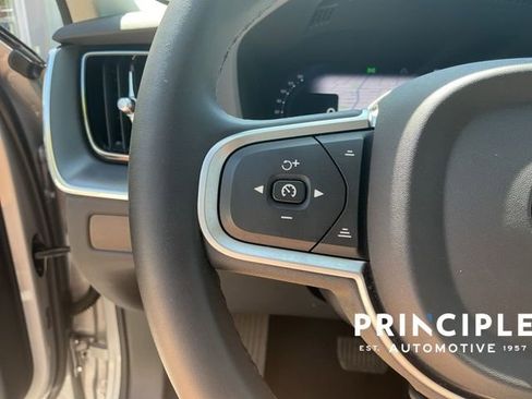 Certified 2025 Volvo XC60 B5 Core image 20