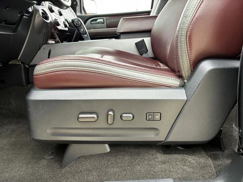 Used 2017 Ford Expedition EL Platinum image 16