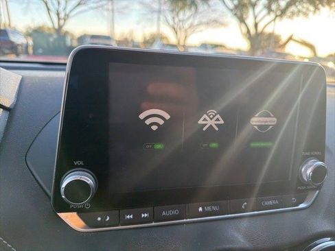 Used 2022 Nissan Sentra SV image 6