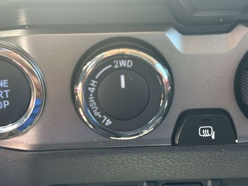 Used 2023 Toyota Tacoma SR5 w/ Technology Package AWD/4WD image 28