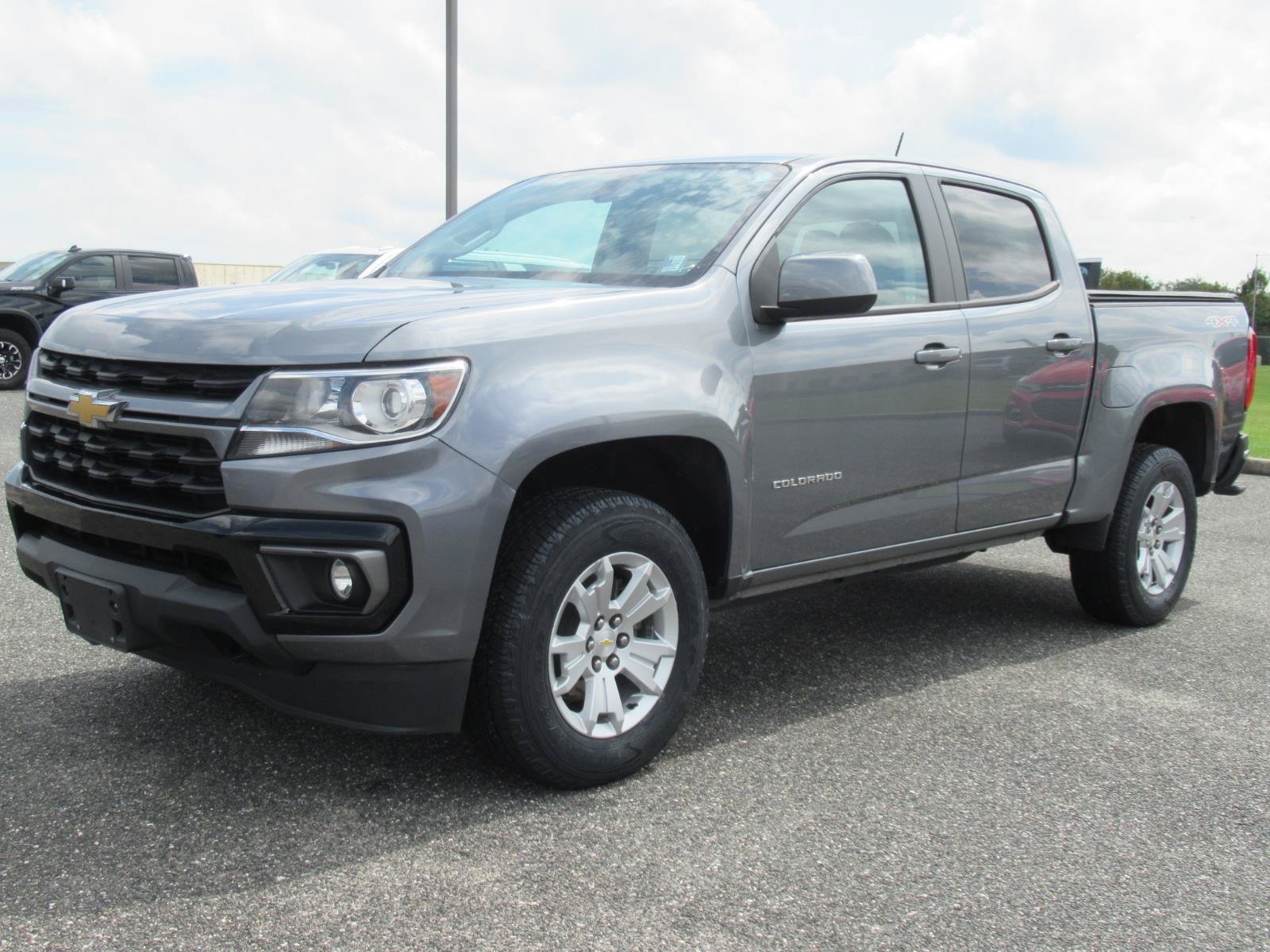 Certified 2022 Chevrolet Colorado LT w/ Luxury Package AWD/4WD image 3