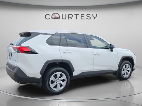 Certified 2025 Toyota RAV4 LE FWD image 5