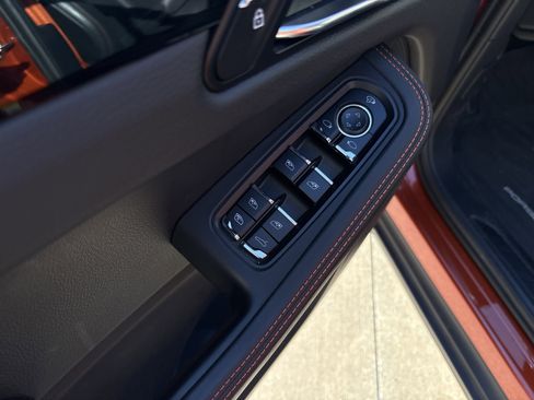 Used 2024 Porsche Macan Turbo image 15