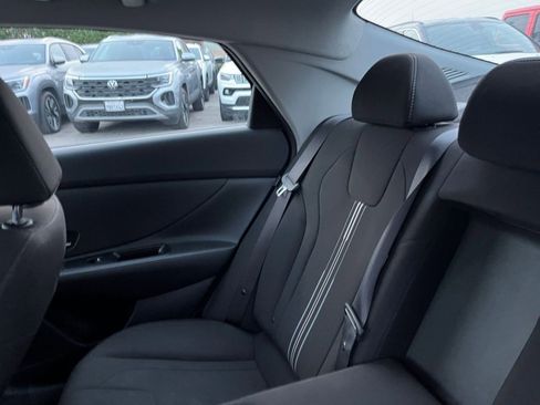 Used 2025 Hyundai Elantra SEL image 40