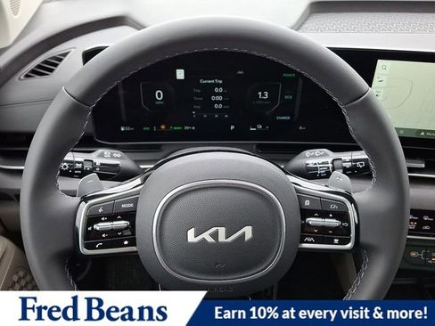 New 2026 Kia Carnival SX image 14