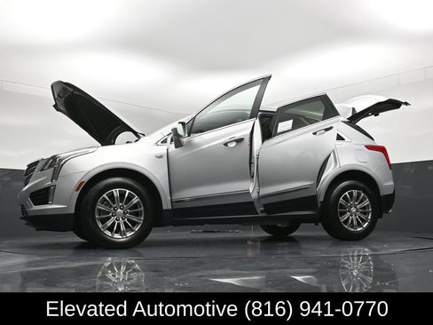 Used 2017 Cadillac XT5 Luxury w/ Driver Awareness Package FWD image 42