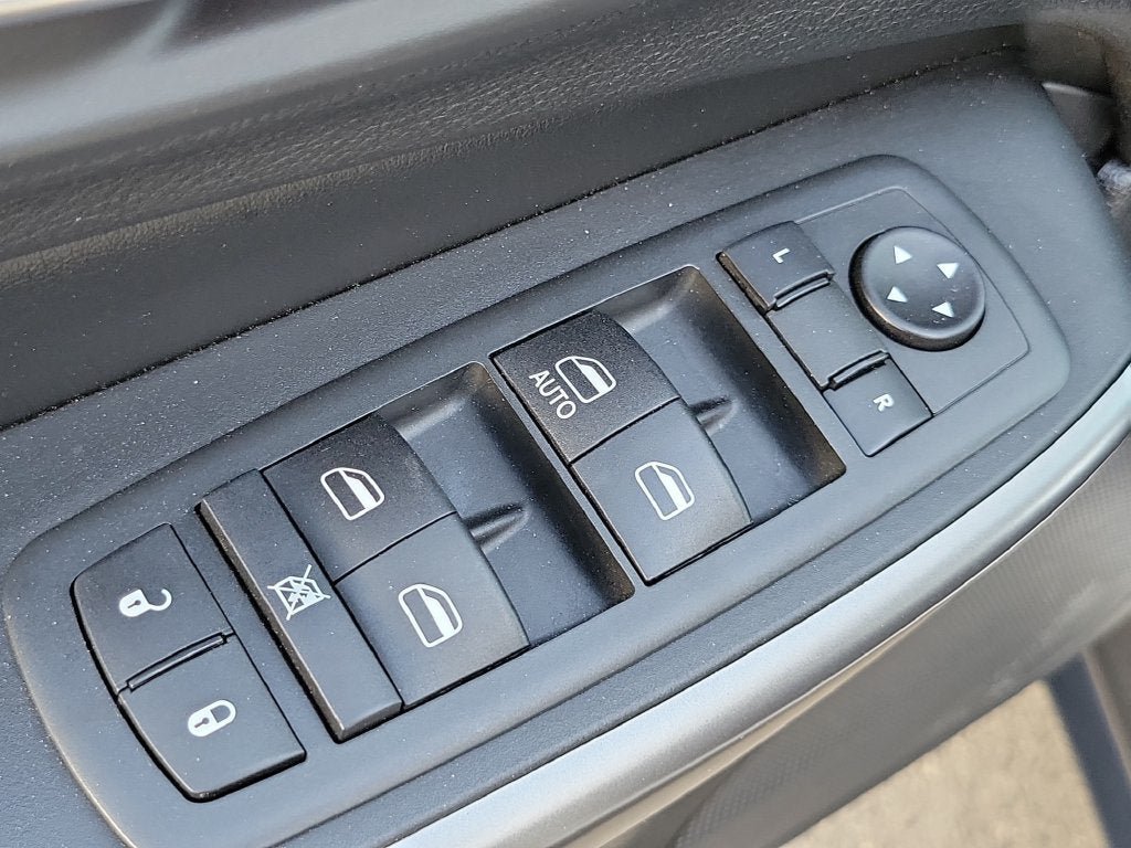 Used 2020 Jeep Cherokee Latitude FWD image 21