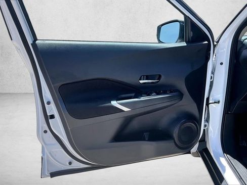 Used 2023 Nissan Kicks SV FWD image 17