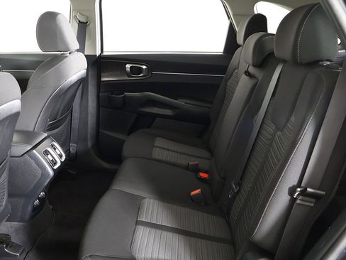 Used 2022 Kia Sorento LX FWD image 29