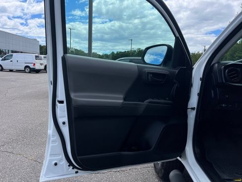Used 2021 Toyota Tacoma SR w/ SR Convenience Package RWD image 35