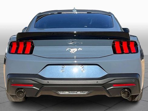 Used 2025 Ford Mustang Coupe image 5