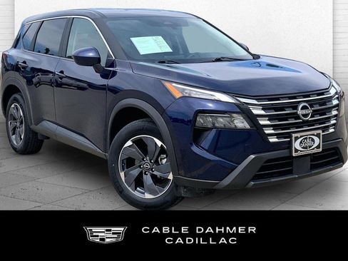 Used 2025 Nissan Rogue SV FWD image 1