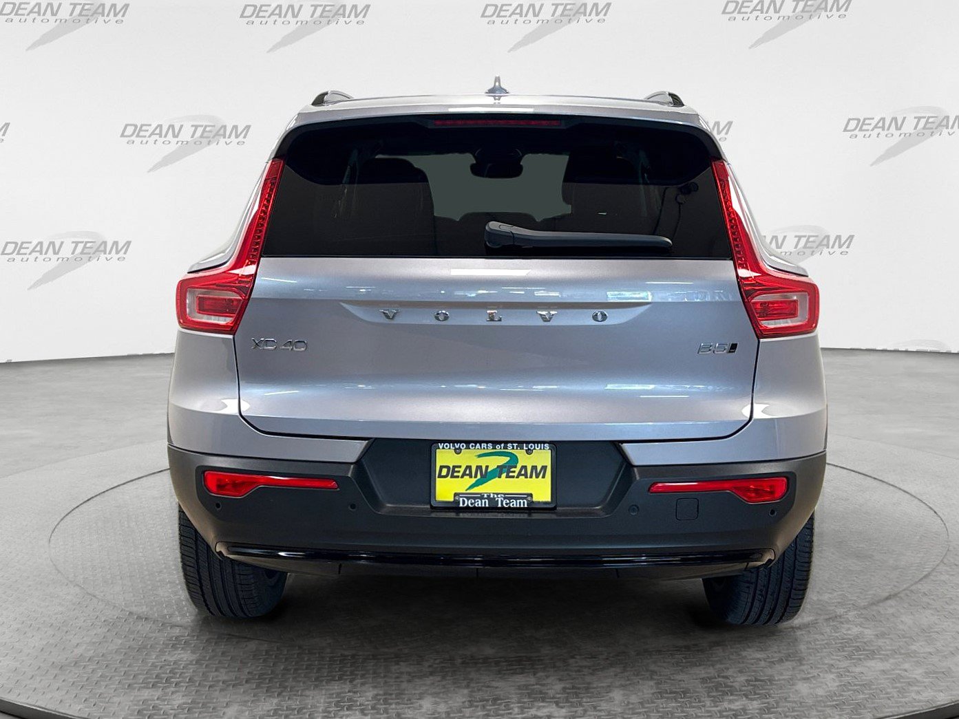 Used 2026 Volvo XC40 B5 Plus AWD/4WD image 8