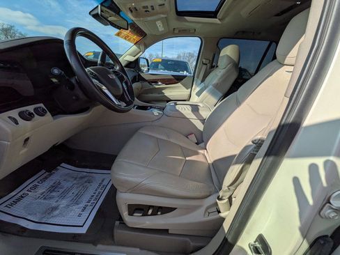 Used 2015 Cadillac Escalade Premium image 12