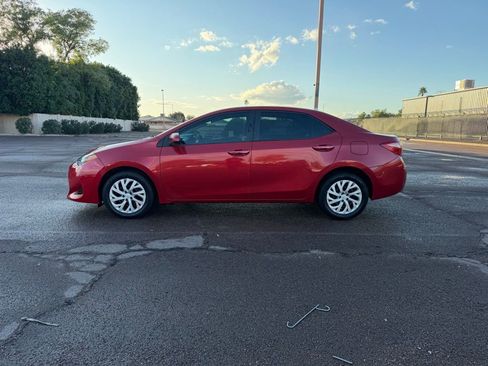 Used 2019 Toyota Corolla LE image 5