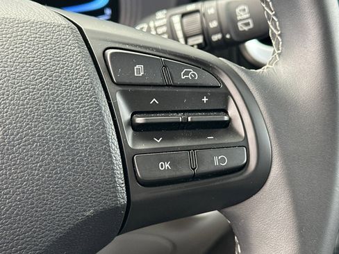 Used 2024 Hyundai Venue SEL image 28