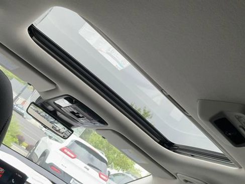 New 2025 Kia Carnival SX Prestige FWD image 27