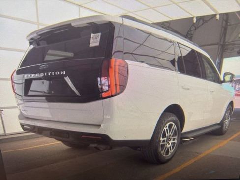 Used 2025 Ford Expedition Active image 20