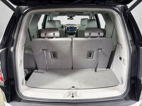 Used 2022 GMC Acadia SLT w/ Technology Package FWD image 20