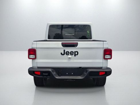 Used 2025 Jeep Gladiator Sport AWD/4WD image 6