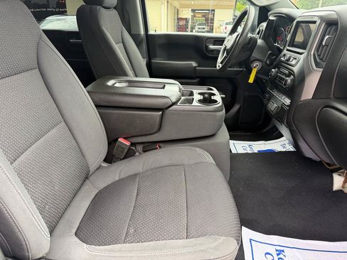 Used 2021 Chevrolet Silverado 2500 Custom w/ Custom Value Package AWD/4WD image 14