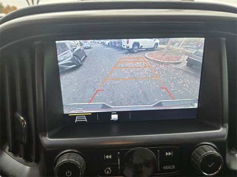 Used 2022 GMC Canyon AT4 image 12