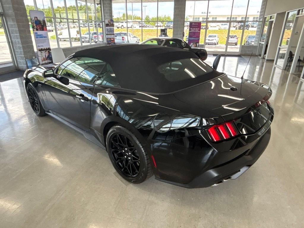 Used 2026 Ford Mustang GT Premium w/ GT Performance Package RWD image 4
