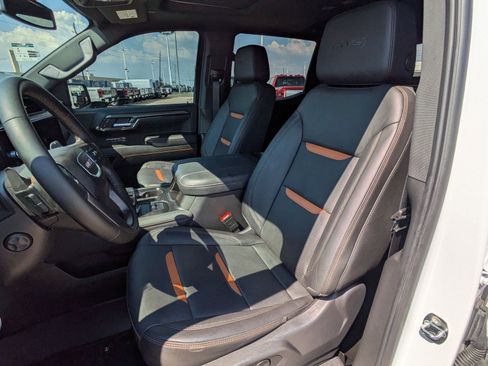 Used 2024 GMC Sierra 1500 AT4 image 18