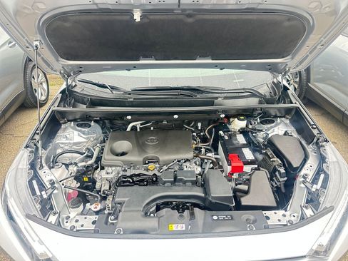 Used 2025 Toyota RAV4 XLE image 32