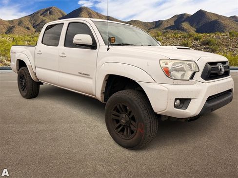 Used 2015 Toyota Tacoma PreRunner image 5