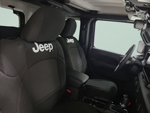 Used 2025 Jeep Wrangler Sport AWD/4WD image 13