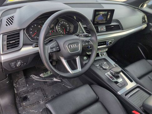 Used 2020 Audi Q5 2.0T Premium w/ Titanium Sport Package image 10