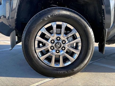 Used 2024 Toyota Tacoma Limited image 11