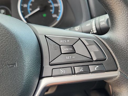 Used 2025 Nissan Leaf S FWD image 18
