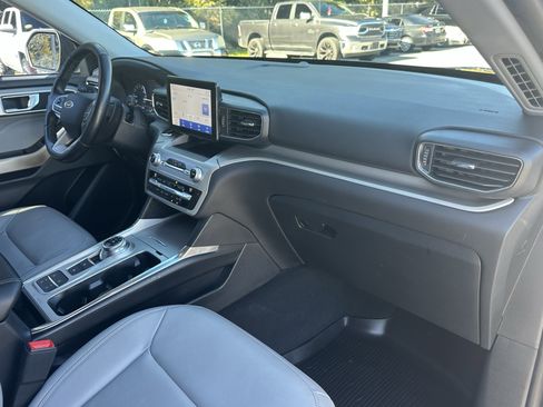 Used 2021 Ford Explorer XLT w/ Equipment Group 202A image 36