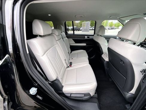 Used 2026 Hyundai Santa Fe SEL AWD/4WD image 16