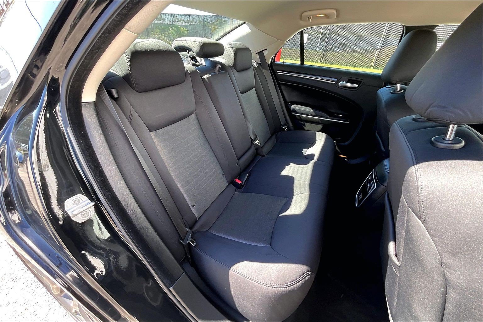 Used 2023 Chrysler 300 Touring w/ Sport Appearance Package RWD image 31