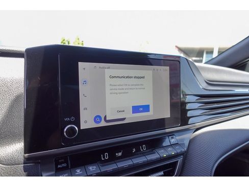 Used 2025 Toyota Camry SE w/ Convenience Package FWD image 18