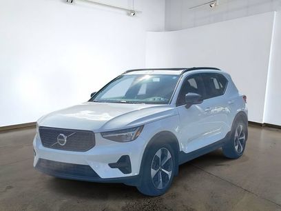 Used 2024 Volvo XC40 B5 Core