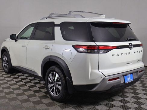 Used 2023 Nissan Pathfinder SL image 10