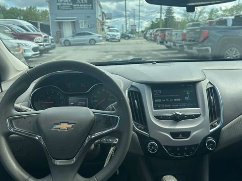 Used 2018 Chevrolet Cruze LS FWD image 12