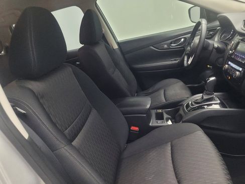Used 2020 Nissan Rogue SV FWD image 21