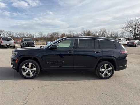 Used 2024 Jeep Grand Cherokee L Limited w/ Luxury Tech Group II image 6