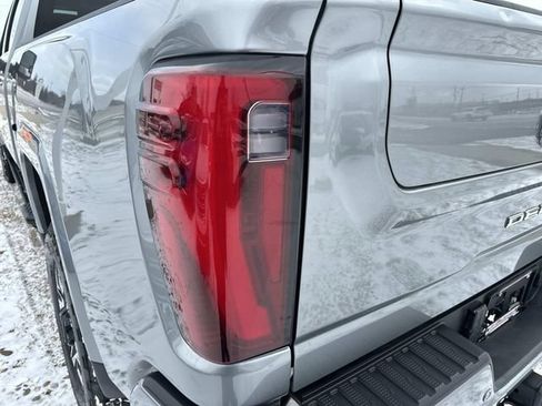 Used 2025 GMC Sierra 3500 Denali w/ Technology Package AWD/4WD image 16