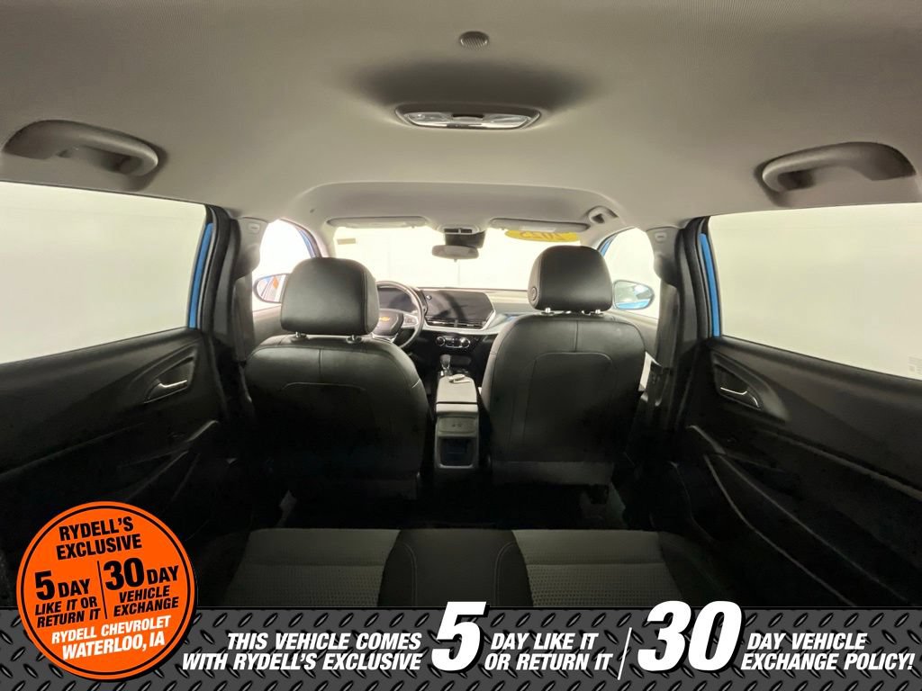 Used 2025 Chevrolet Trax LT w/ LT Convenience Package FWD image 7
