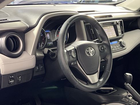 Used 2016 Toyota RAV4 XLE image 16