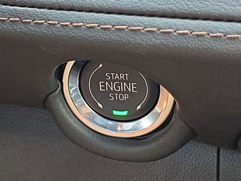 New 2025 Chevrolet Suburban High Country image 17